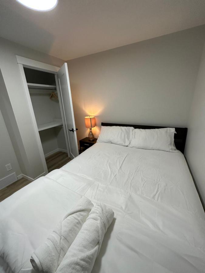2 Bedroom 2 Washrooms Brand New Beautiful & Cozy Suite YYC Dış mekan fotoğraf